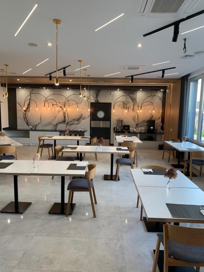 Hotel Coliber Klobuck Kültér fotó
